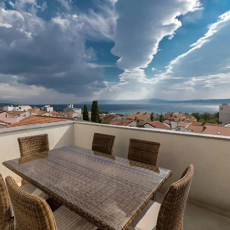 Apartman Lara *